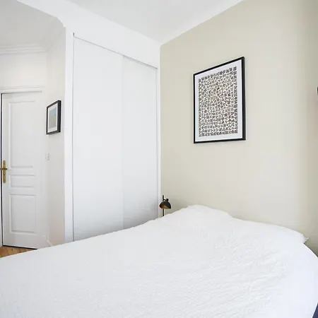Comfortable Near Parc Monceau Paris