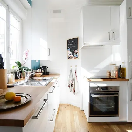 Comfortable Near Parc Monceau Apartment Paris